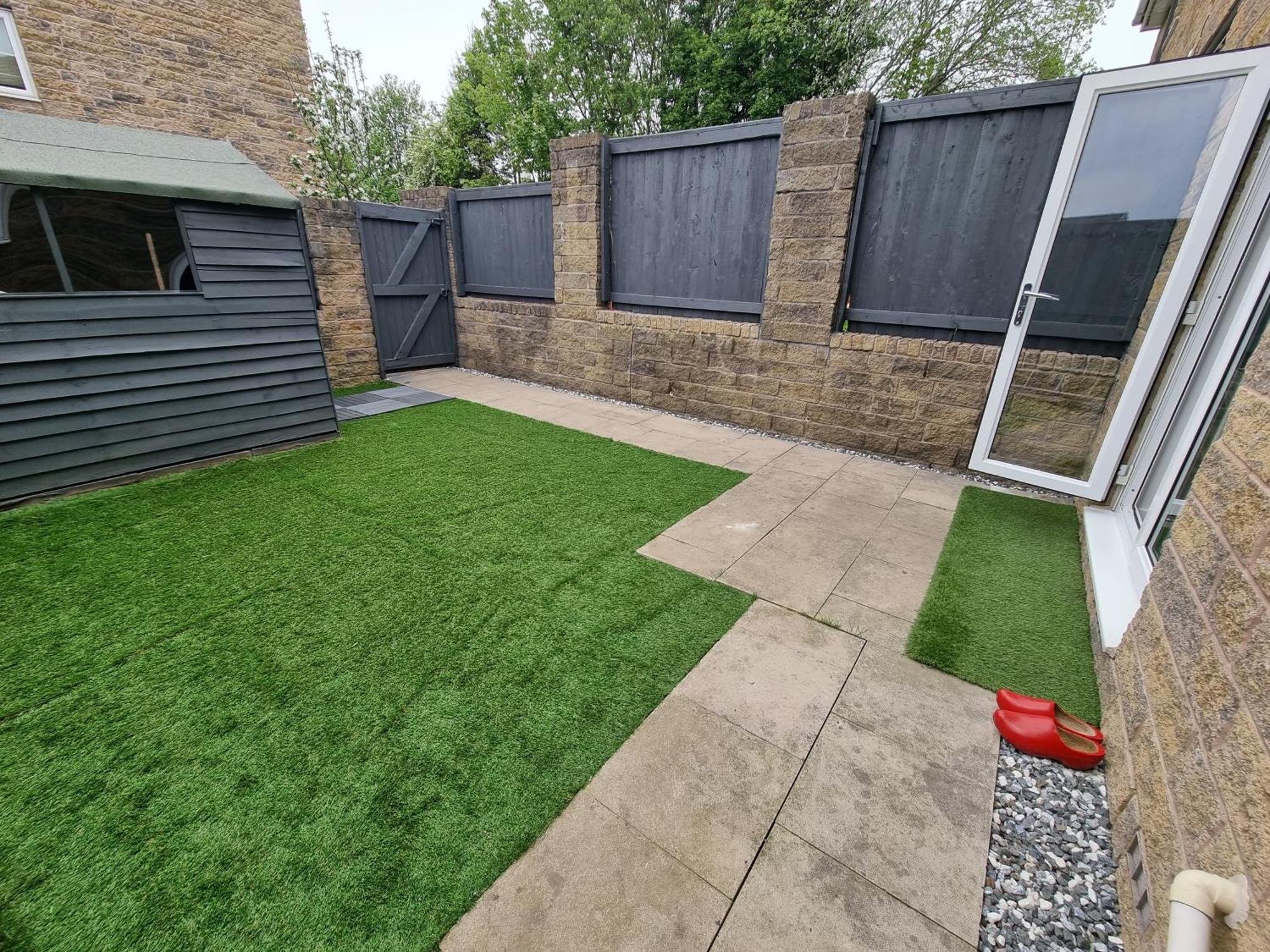 Clariturf - 4 Bedroom Semi - Private Parking Near Turf Moor, Town Centre, Transport And Motorway Links Next To Canal, 3 Parks And Lake - Sky And Netflix 伯恩利 外观 照片