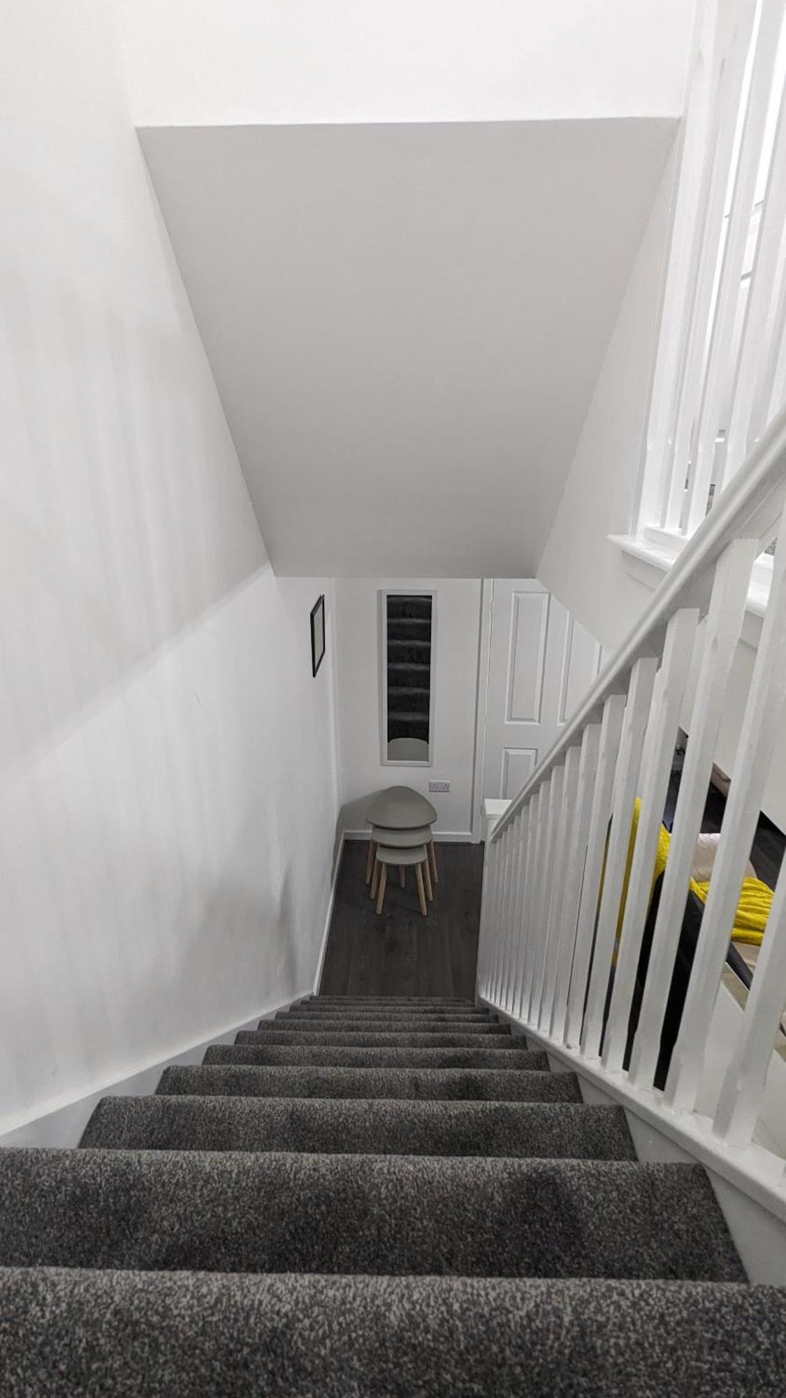 Clariturf - 4 Bedroom Semi - Private Parking Near Turf Moor, Town Centre, Transport And Motorway Links Next To Canal, 3 Parks And Lake - Sky And Netflix 伯恩利 外观 照片